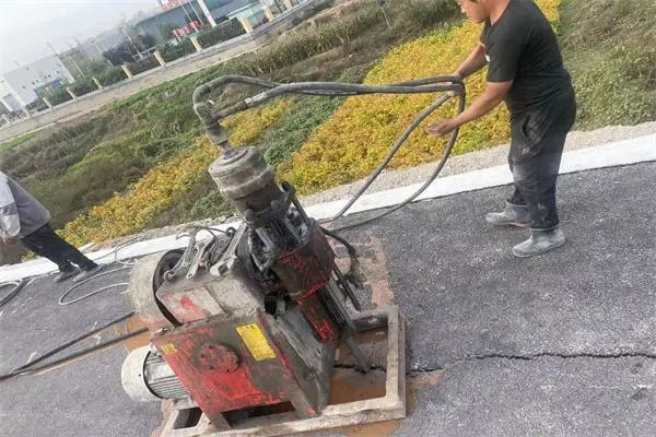 陇南马路面下沉注浆加固